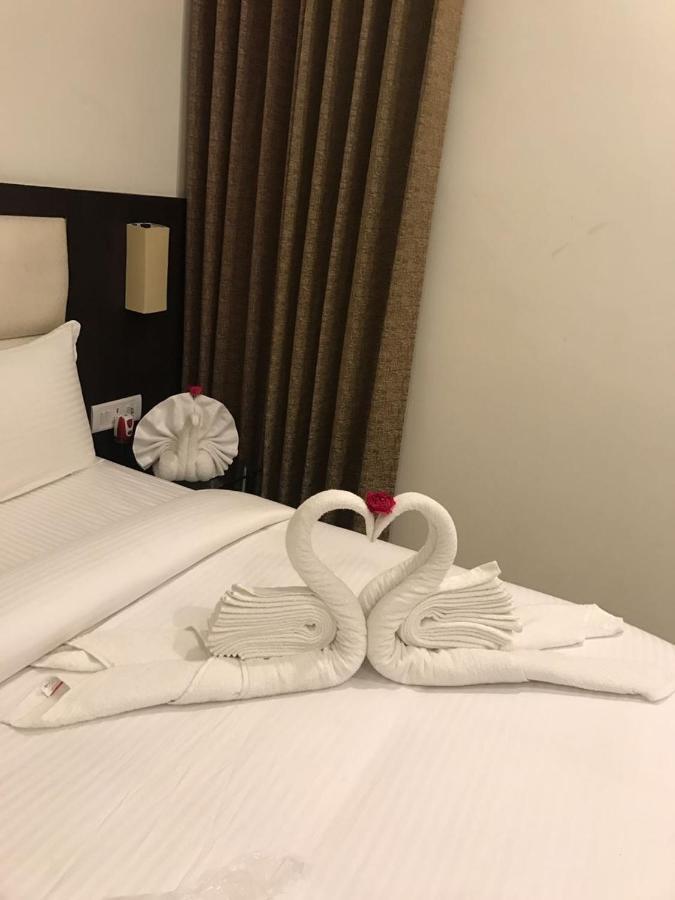 Hotel Anandi Inn Ballia Buitenkant foto